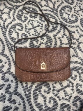 Vintage Brown Croc-EmbossedCrossbody Bag